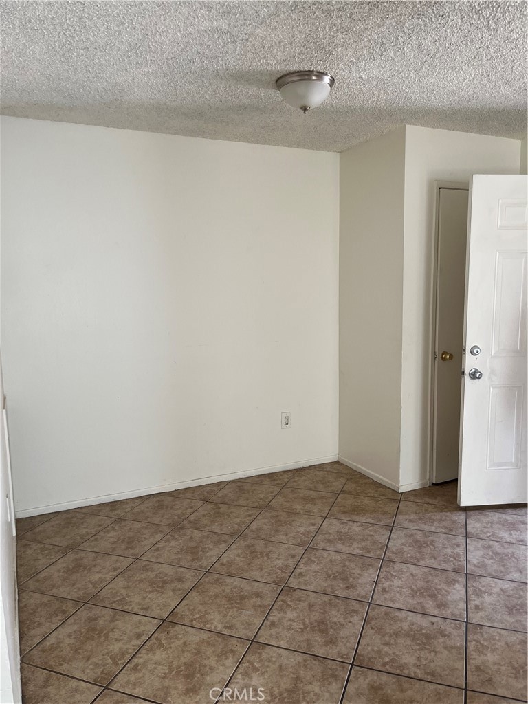 2035 Reedy Avenue Highland, CA 92346 - Photo 7 of 11