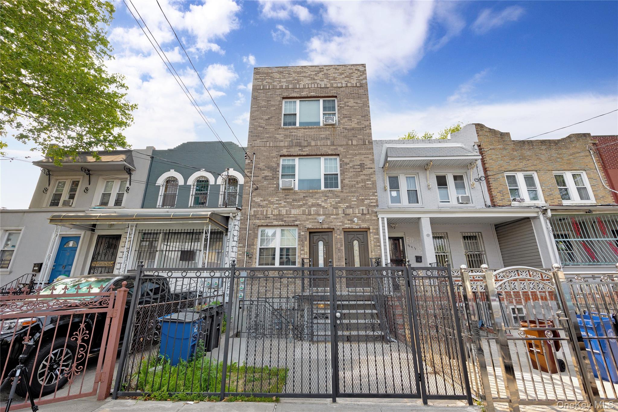 164-15 104th Road Queens, NY 11433 - Photo 2 of 22 entrance