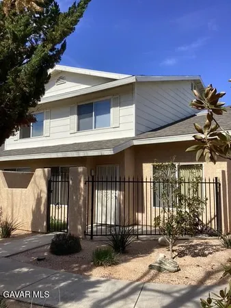 $2,695 | 39225 10th Street West, Unit A, Palmdale, CA 93551
