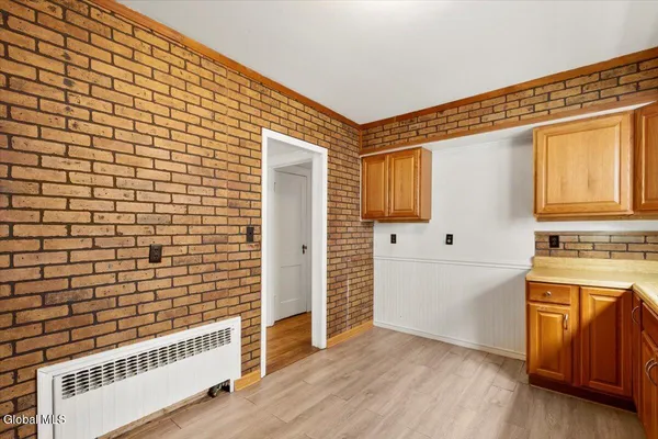 $1,900 | 4 Edison Avenue, Unit 1, Albany, NY 12208