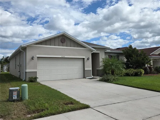 $2,000 | 3205 Casa Del Rey Avenue, Kissimmee, FL 34746