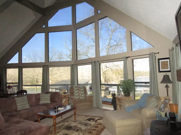 $525,000 | 25914 Private Road 2254, Golden, MO 65658