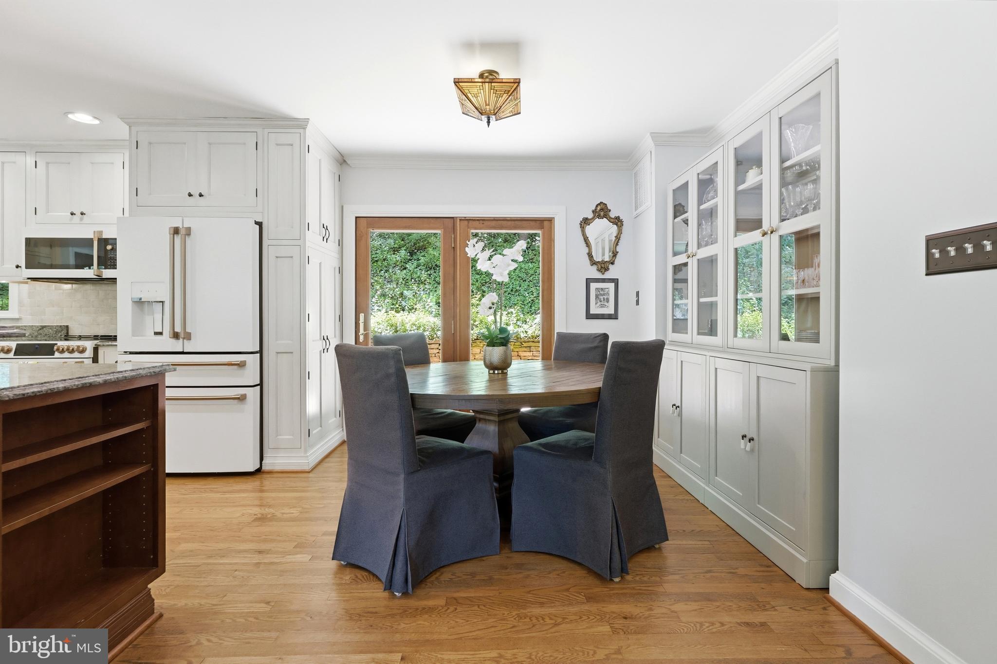 1724 Robinhood Road Annapolis, MD 21401 - Photo 10 of 73 Dining space with door to patio