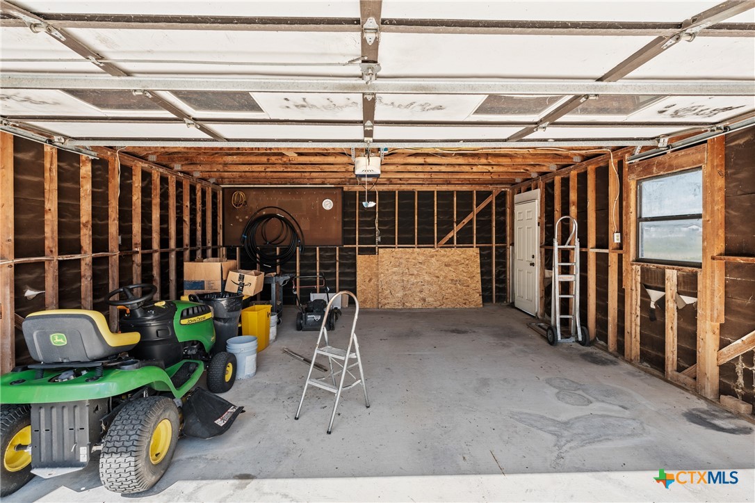 6950 Stallion Road Temple, TX 76501 - Photo 35 of 41 Garage