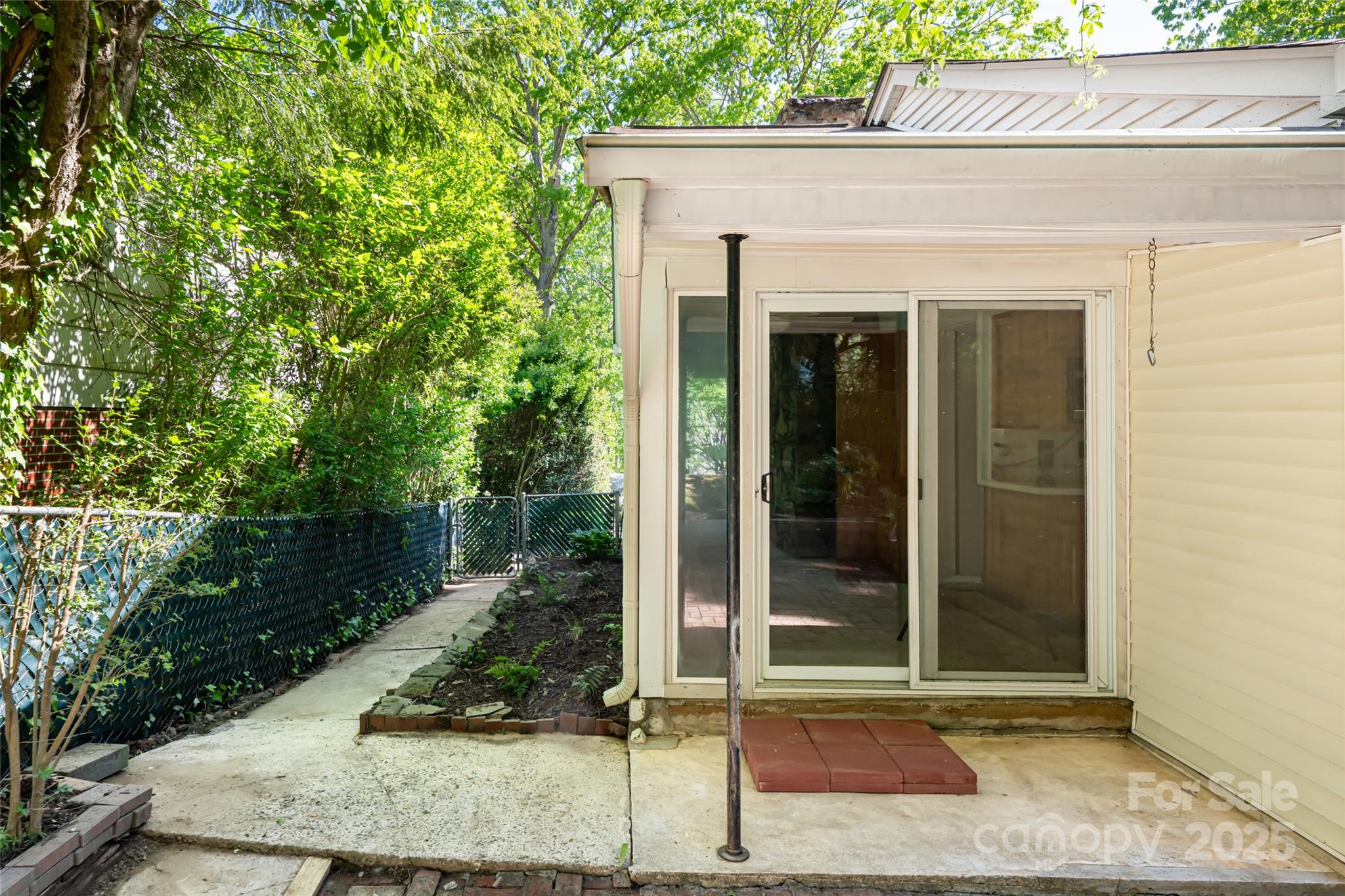 95 Beverly Road Asheville, NC 28805 - Photo 11 of 37 Gallery Image 11