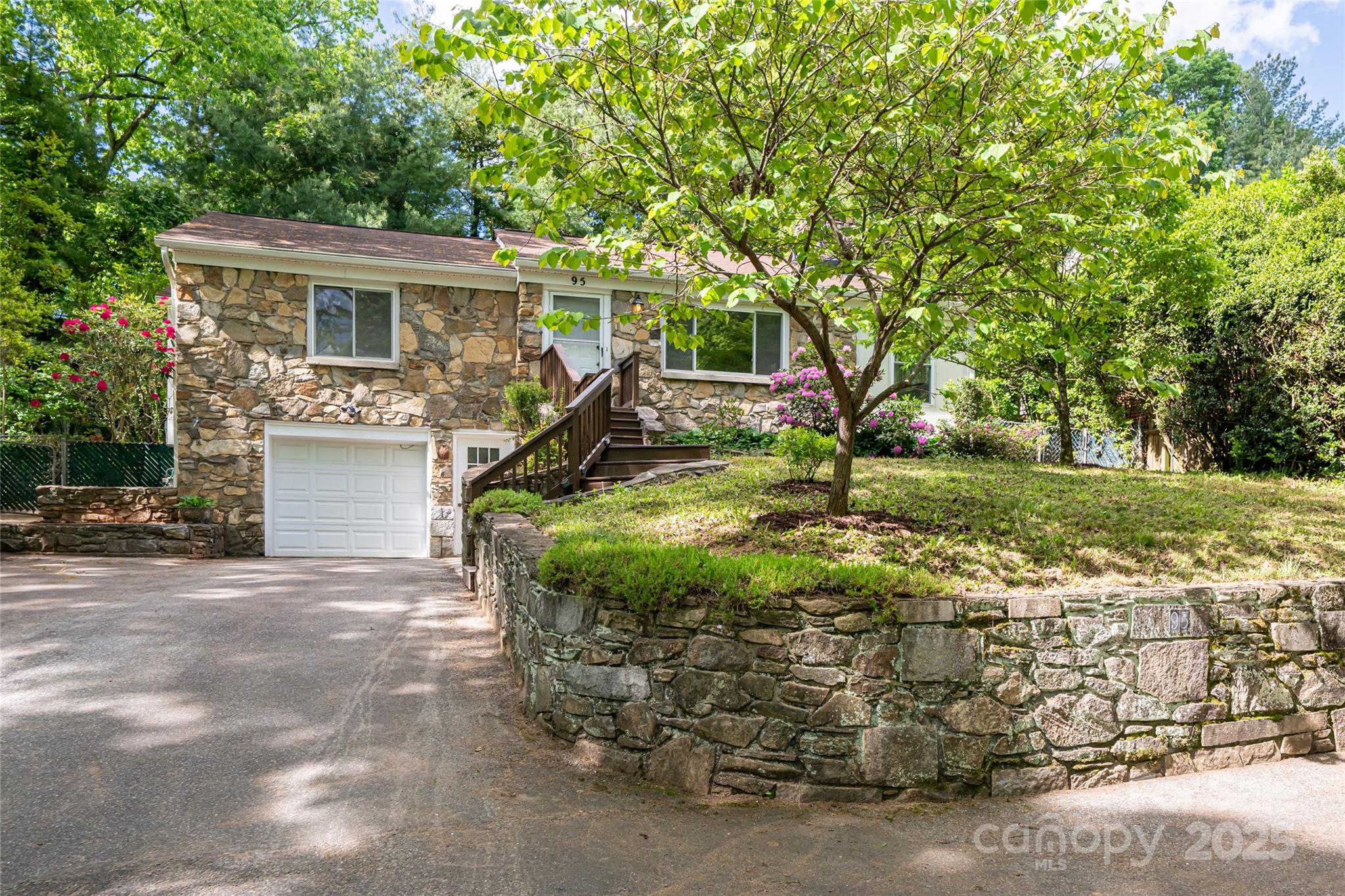 95 Beverly Road Asheville, NC 28805 - Photo 14 of 37 Gallery Image 14