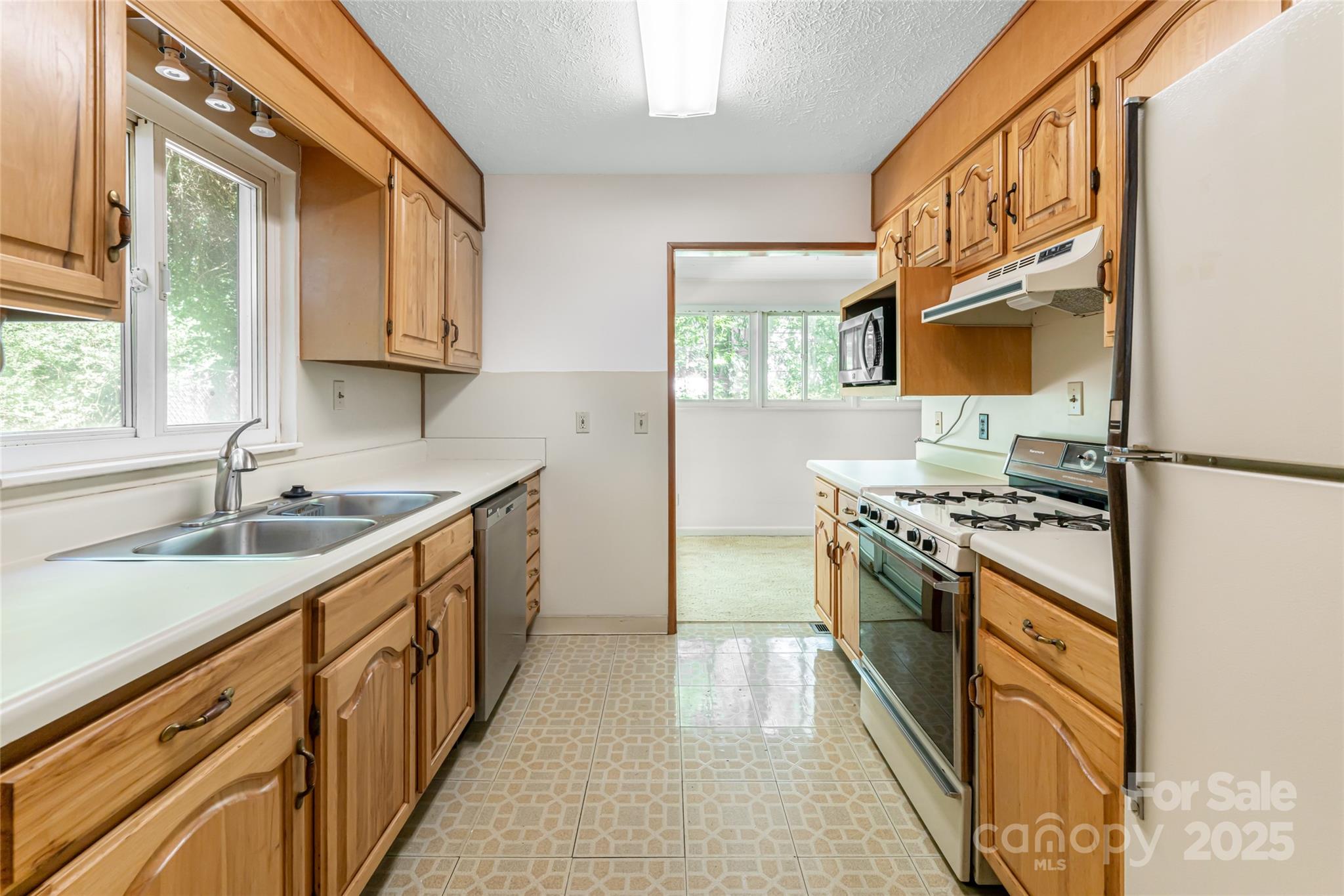 95 Beverly Road Asheville, NC 28805 - Photo 24 of 37 Gallery Image 24