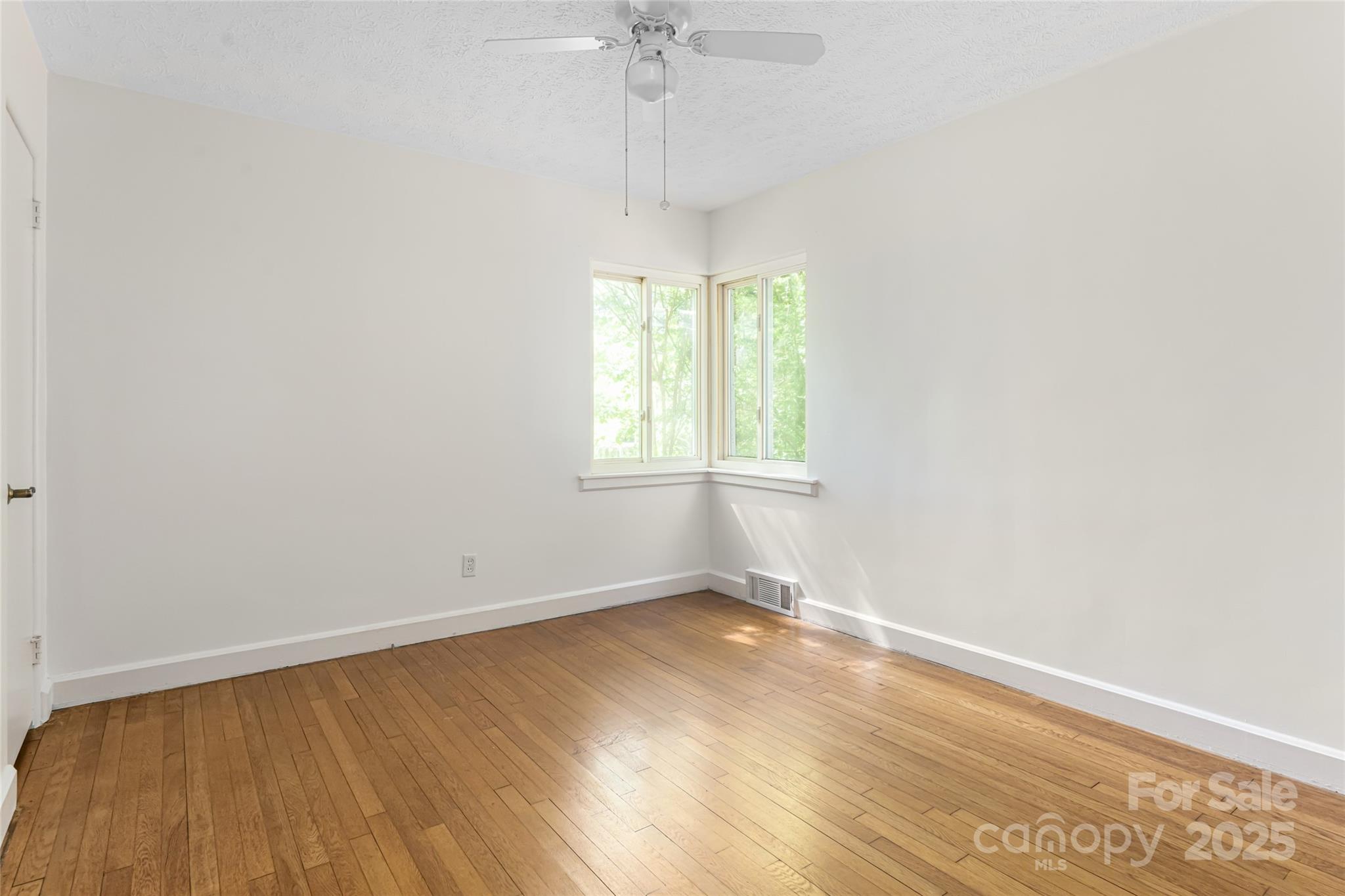 95 Beverly Road Asheville, NC 28805 - Photo 30 of 37 Gallery Image 30
