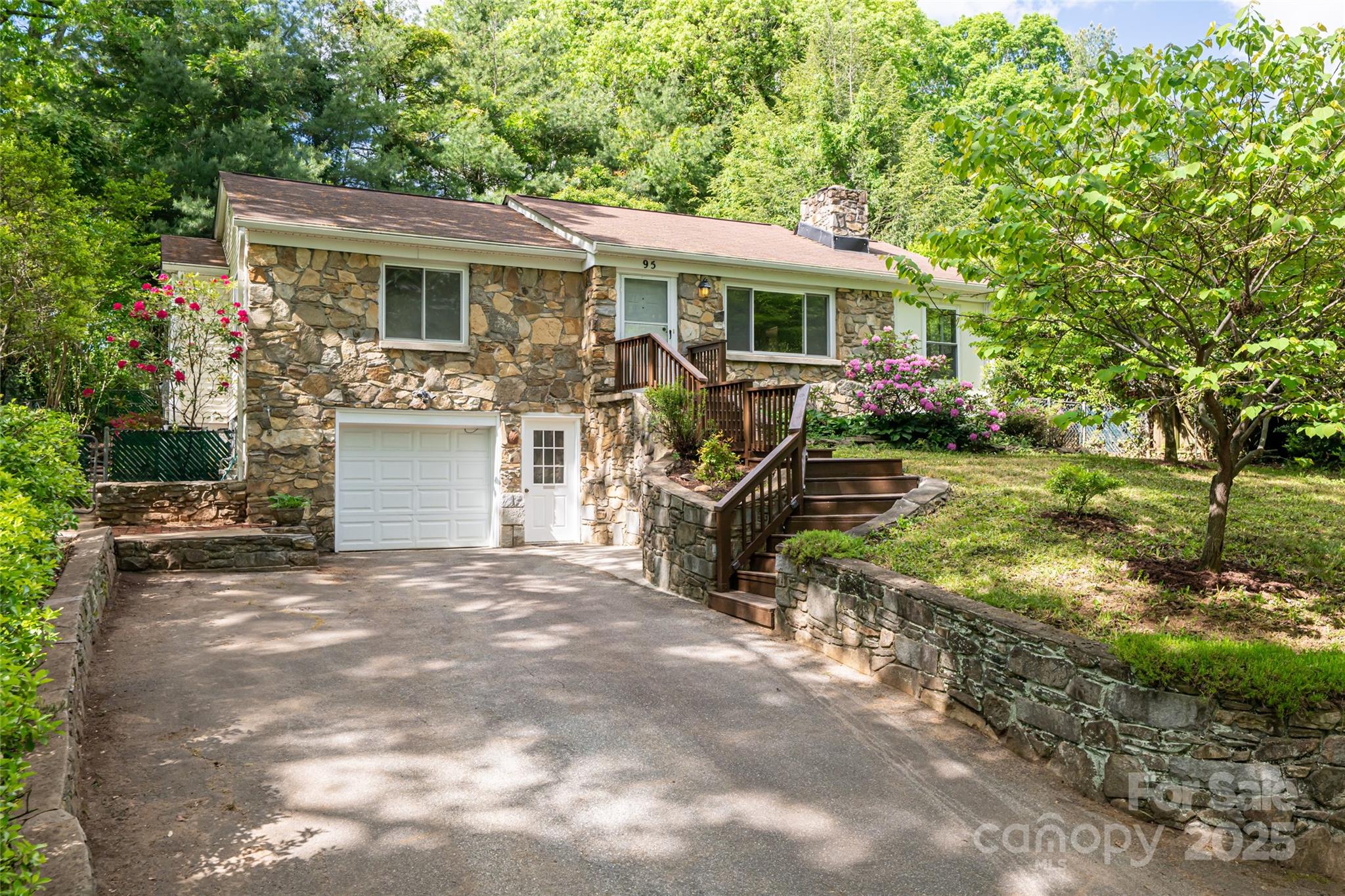 95 Beverly Road Asheville, NC 28805 - Photo 3 of 37 Gallery Image 3