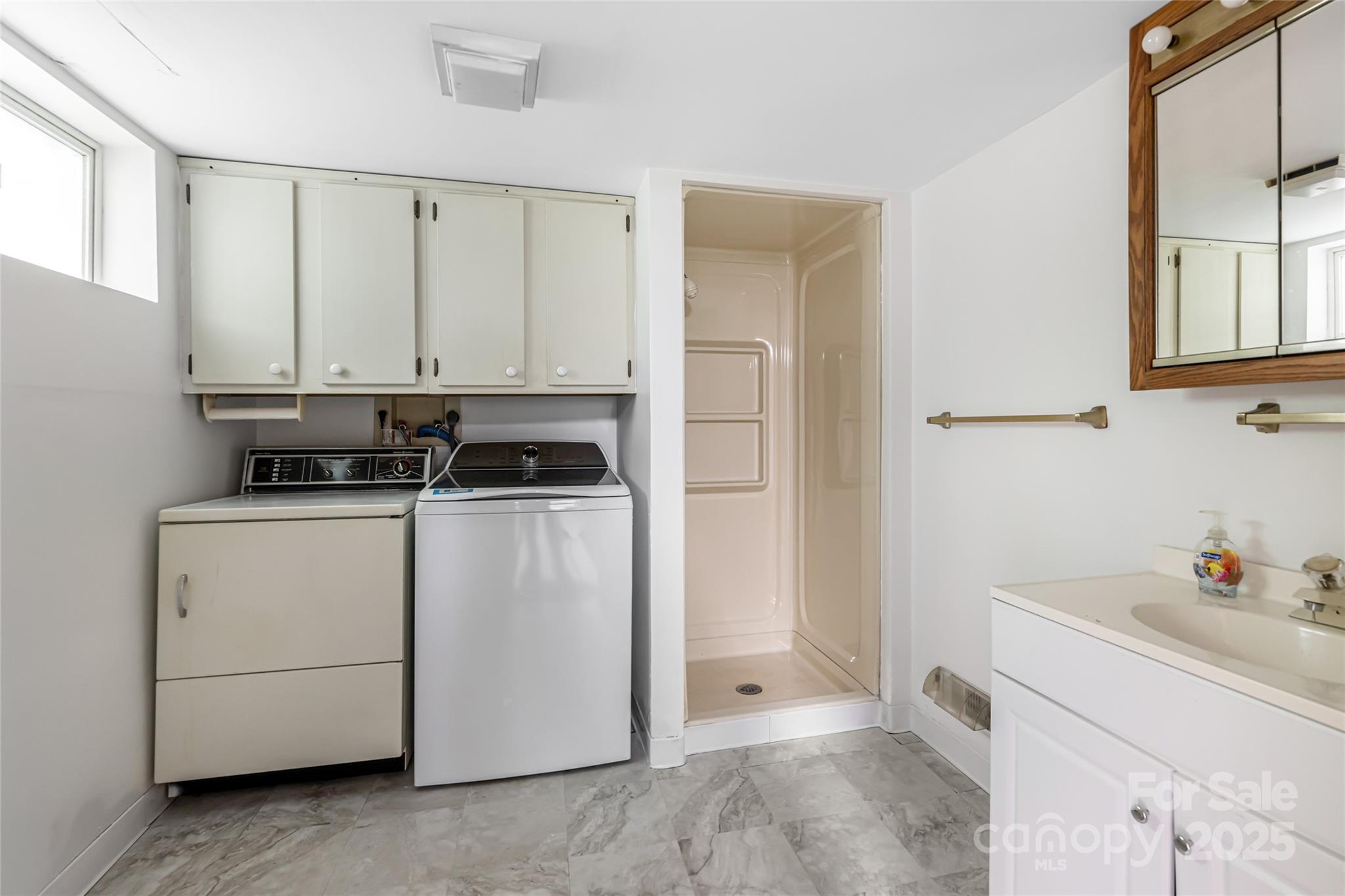 95 Beverly Road Asheville, NC 28805 - Photo 36 of 37 Gallery Image 36