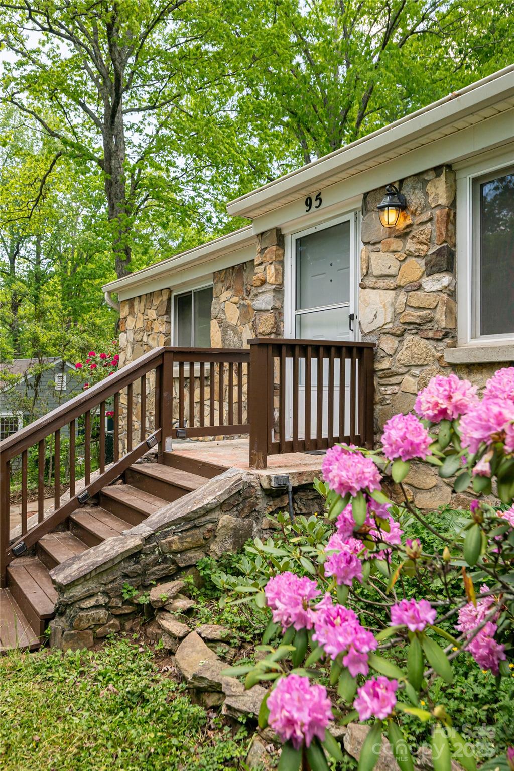95 Beverly Road Asheville, NC 28805 - Photo 6 of 37 Gallery Image 6