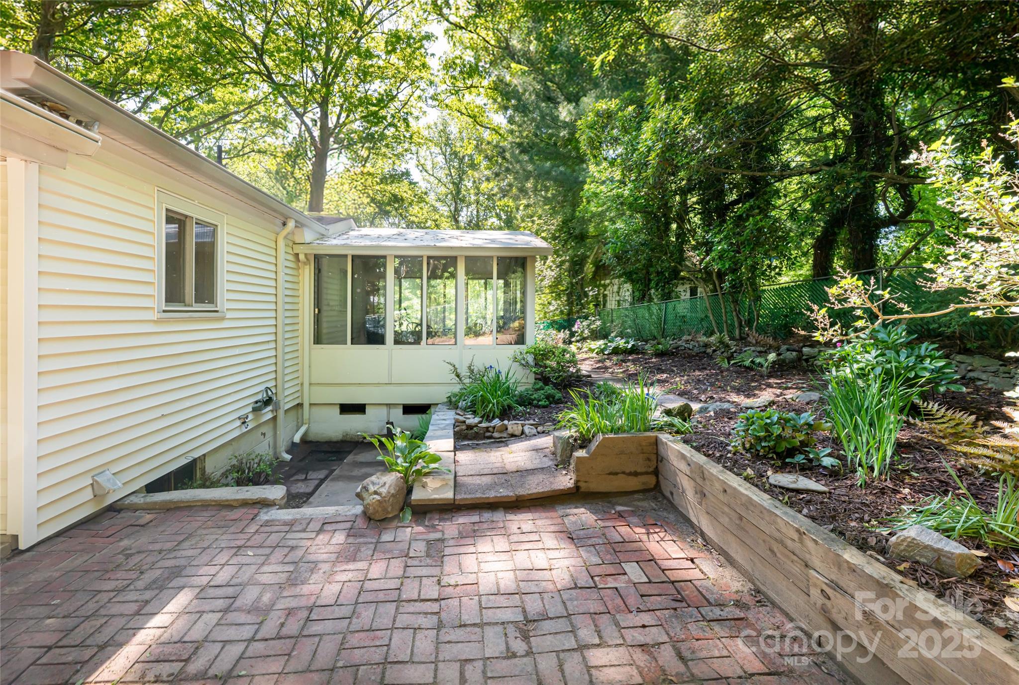 95 Beverly Road Asheville, NC 28805 - Photo 8 of 37 Gallery Image 8