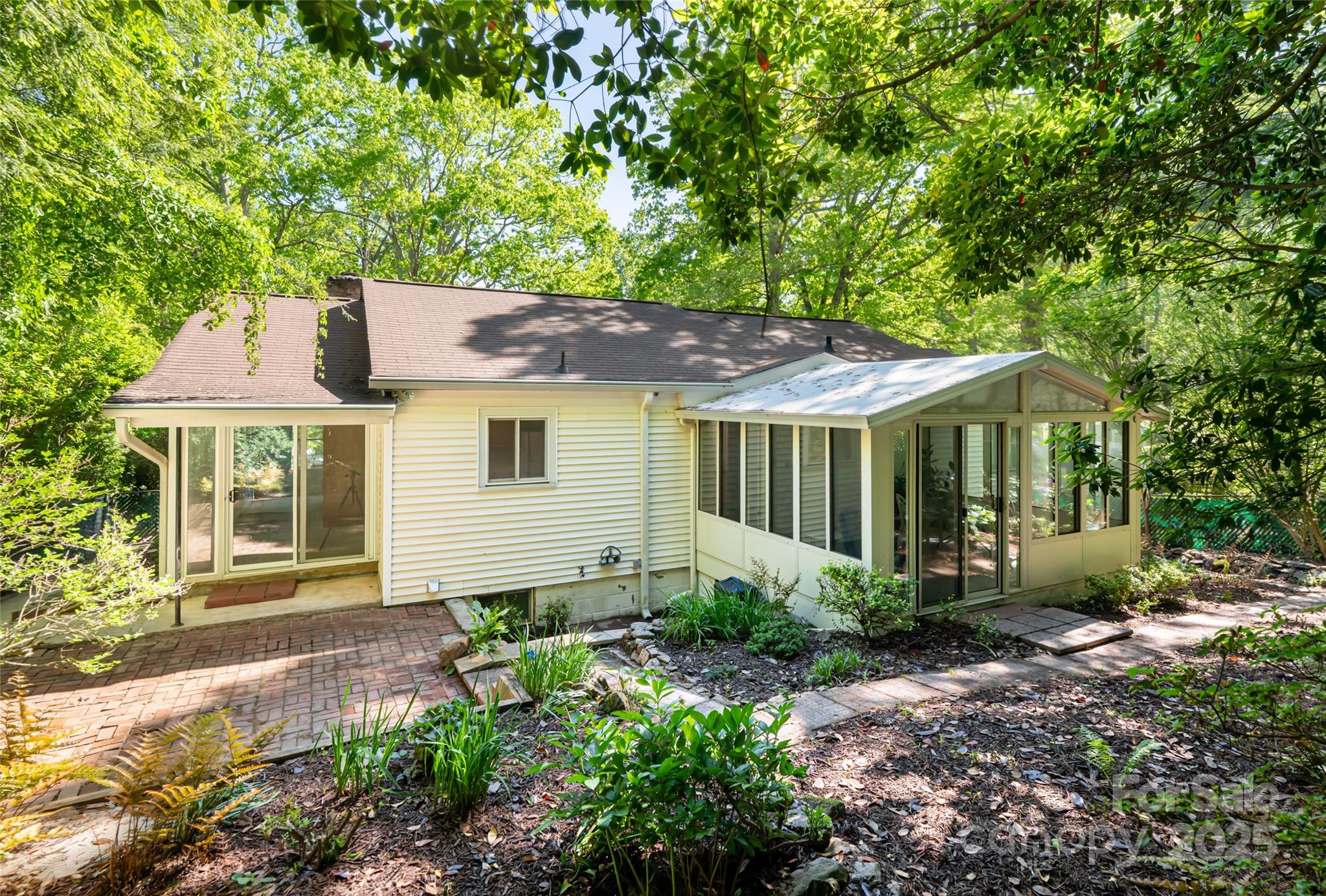 95 Beverly Road Asheville, NC 28805 - Photo 9 of 37 Gallery Image 9