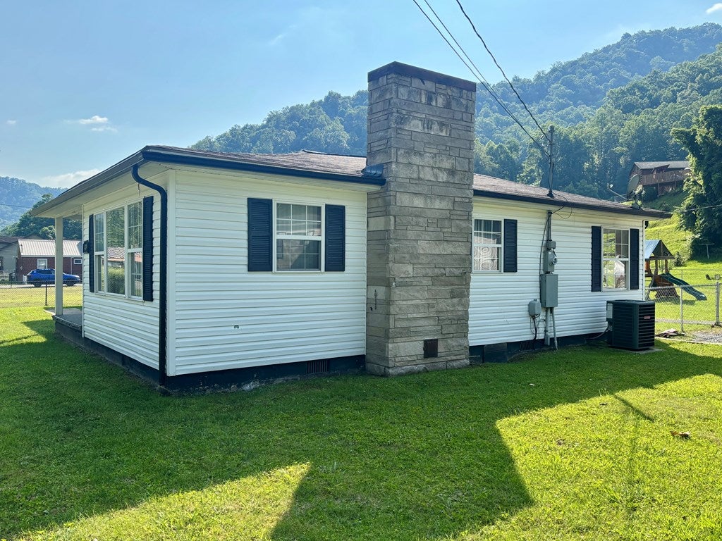 489 Kopperston Road Oceana, WV 24870 - Photo 3 of 38 Gallery Image 3
