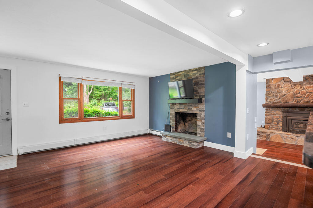 16 Stevenson Road Kittery, ME 03904 - Photo 11 of 56 DSC_0229