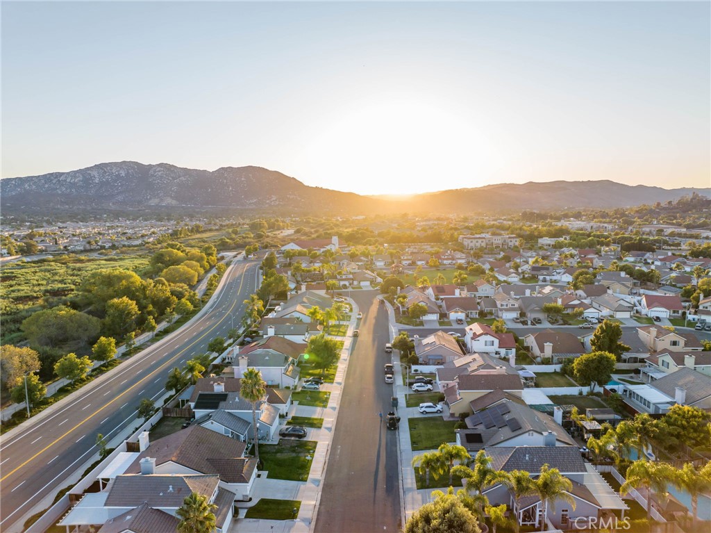 31577 Via Santa Ines Temecula, CA 92592 - Photo 45 of 49 a view of city and mountain