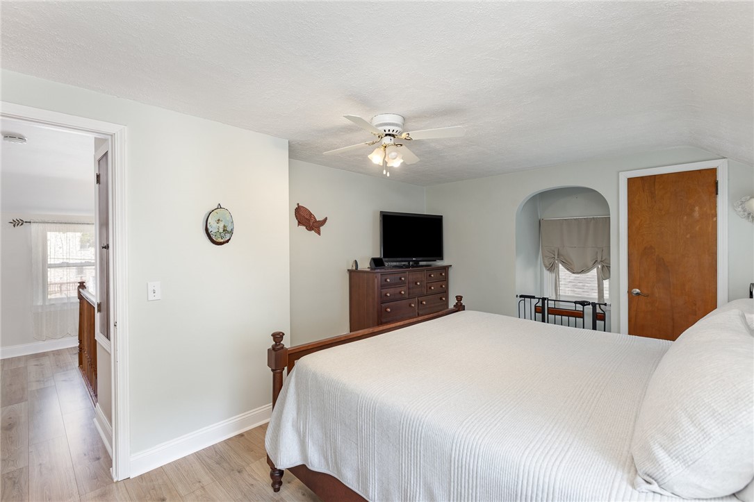 392 Wimbledon Road Irondequoit, NY 14617 - Photo 15 of 38