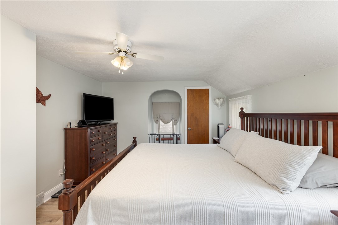 392 Wimbledon Road Irondequoit, NY 14617 - Photo 16 of 38