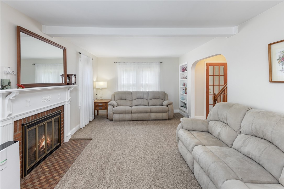 392 Wimbledon Road Irondequoit, NY 14617 - Photo 8 of 38