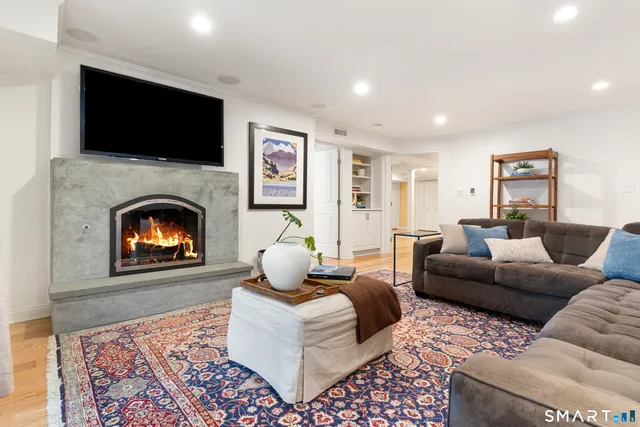 $1,399,000 | 40 Ettl Lane, Unit 17, Greenwich, CT 06831