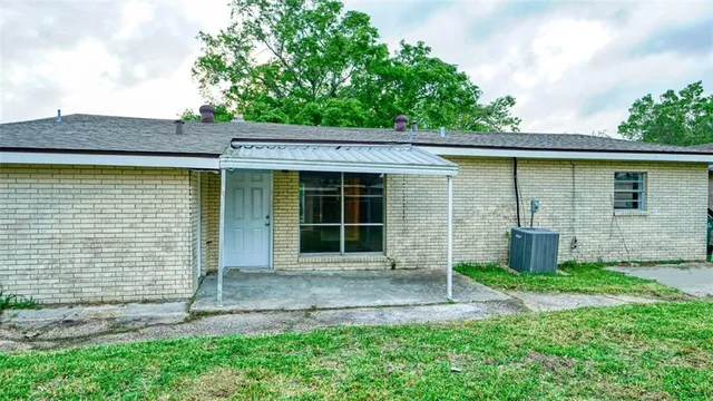$164,900 | 912 McDermott Drive, Morgan City, LA 70380