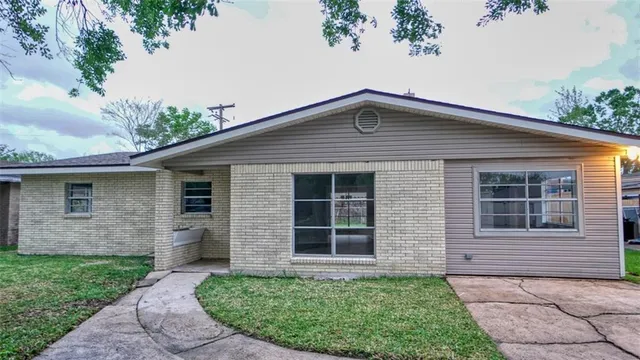 $164,900 | 912 McDermott Drive, Morgan City, LA 70380