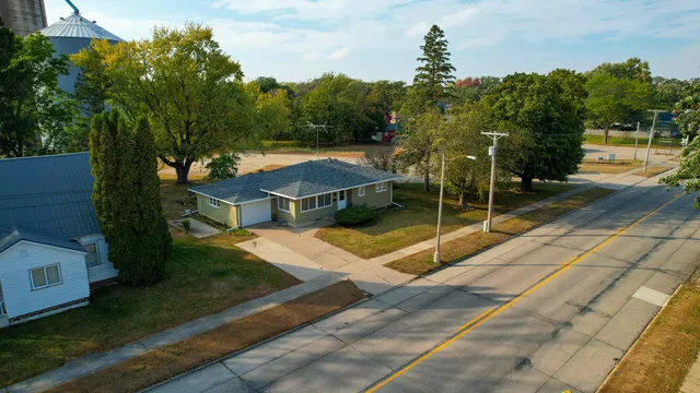 $135,000 | 403 North Lake Street, Lake Mills, IA 50450