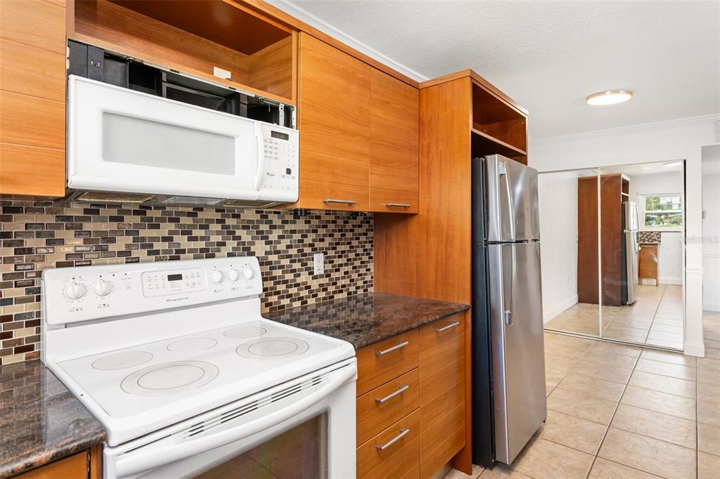 2948 Clark Road, Unit 121 Sarasota, FL 34231 - Photo 16 of 41 Gallery Image 16