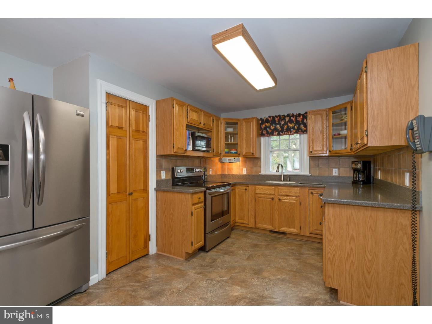 286 Clarksville Road Princeton Junction, NJ 08550 - Photo 4 of 18 Kitchen
