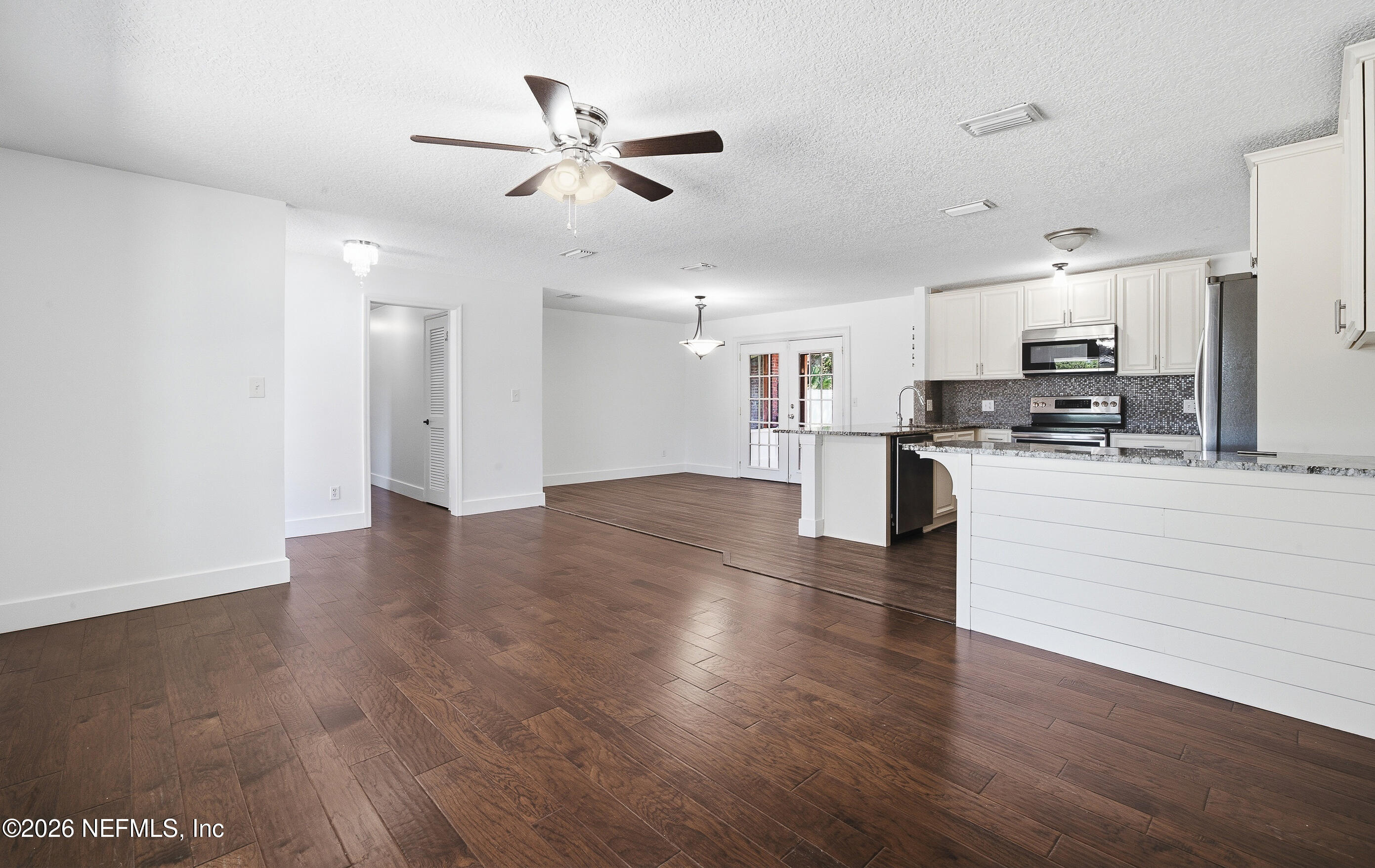8545 Old Kings Road South Jacksonville, FL 32217 - Photo 6 of 38 Living Rm b