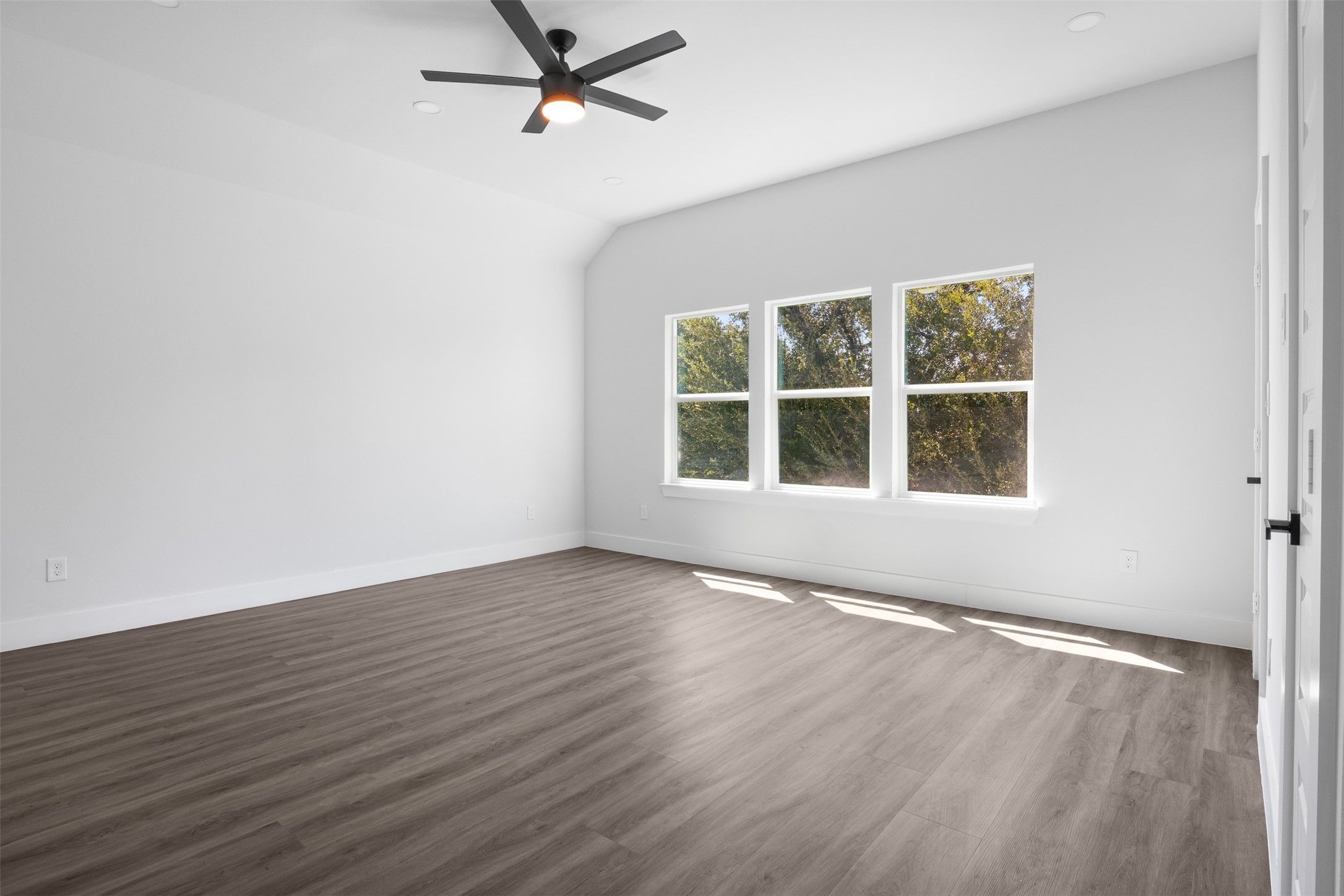 2303 Staples Street Houston, TX 77026 - Photo 15 of 33 Primary bedroom on the second floor