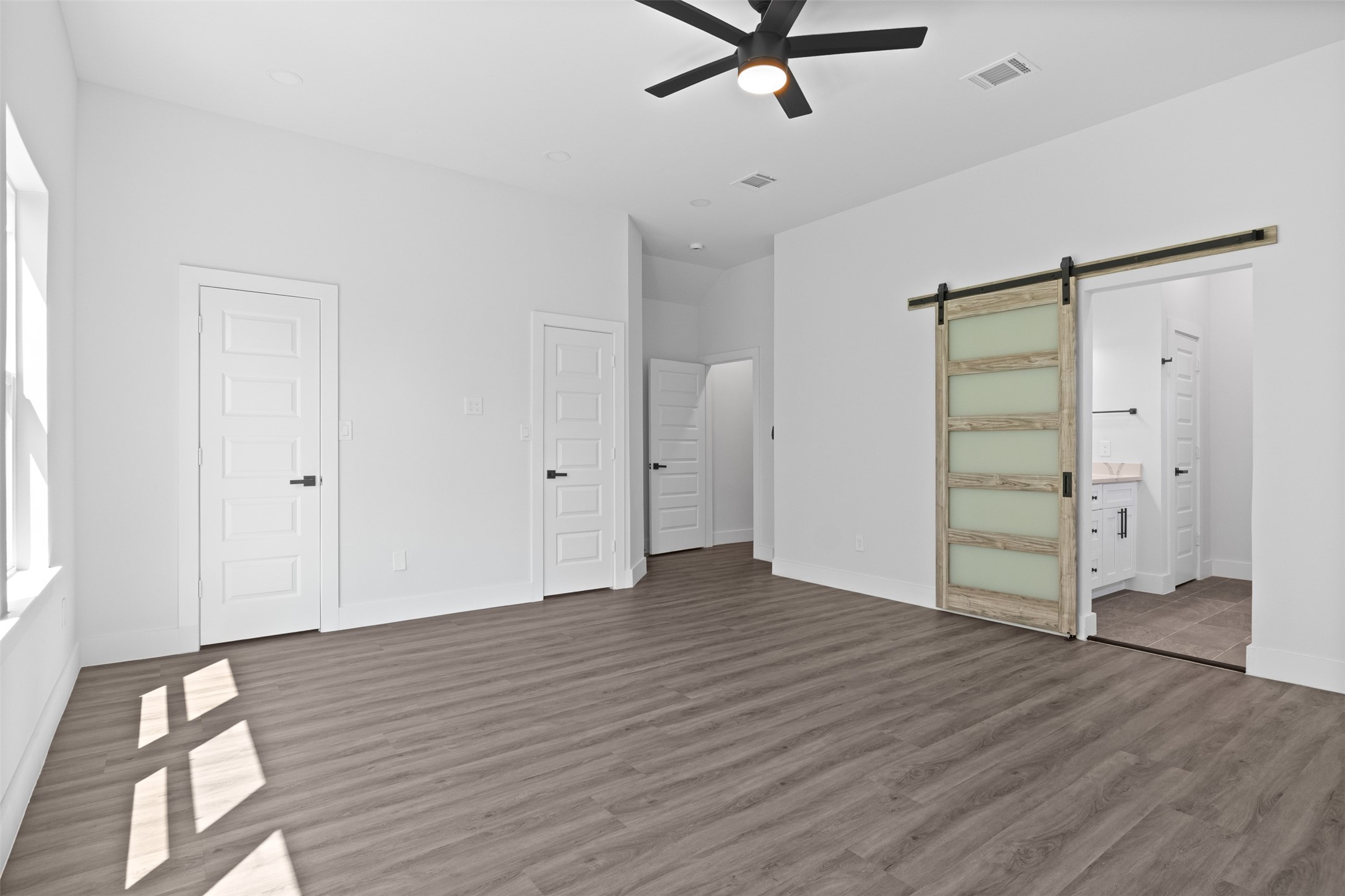 2303 Staples Street Houston, TX 77026 - Photo 16 of 33 Primary bedroom on the second floor