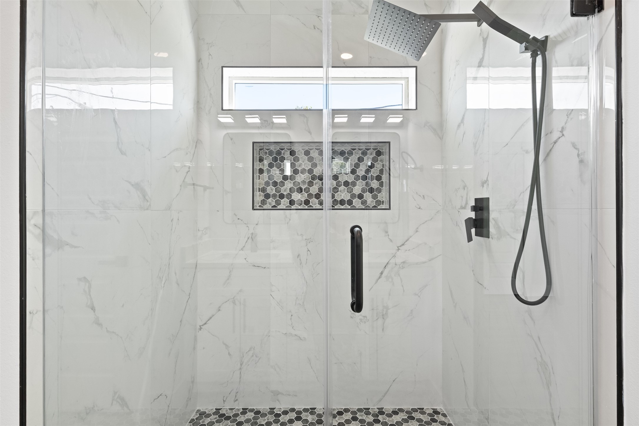 2303 Staples Street Houston, TX 77026 - Photo 18 of 33 Shower