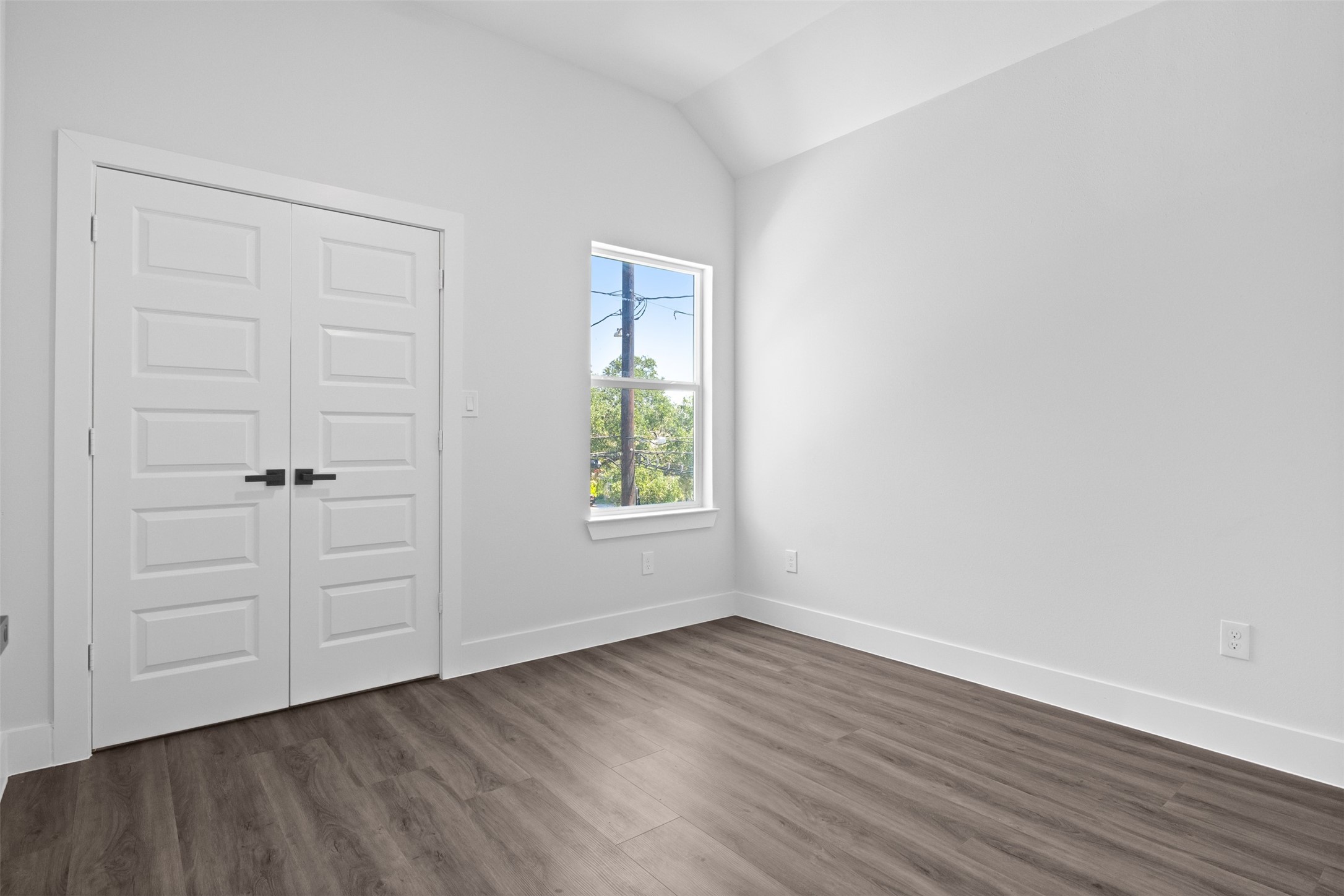 2303 Staples Street Houston, TX 77026 - Photo 22 of 33 Second bedroom