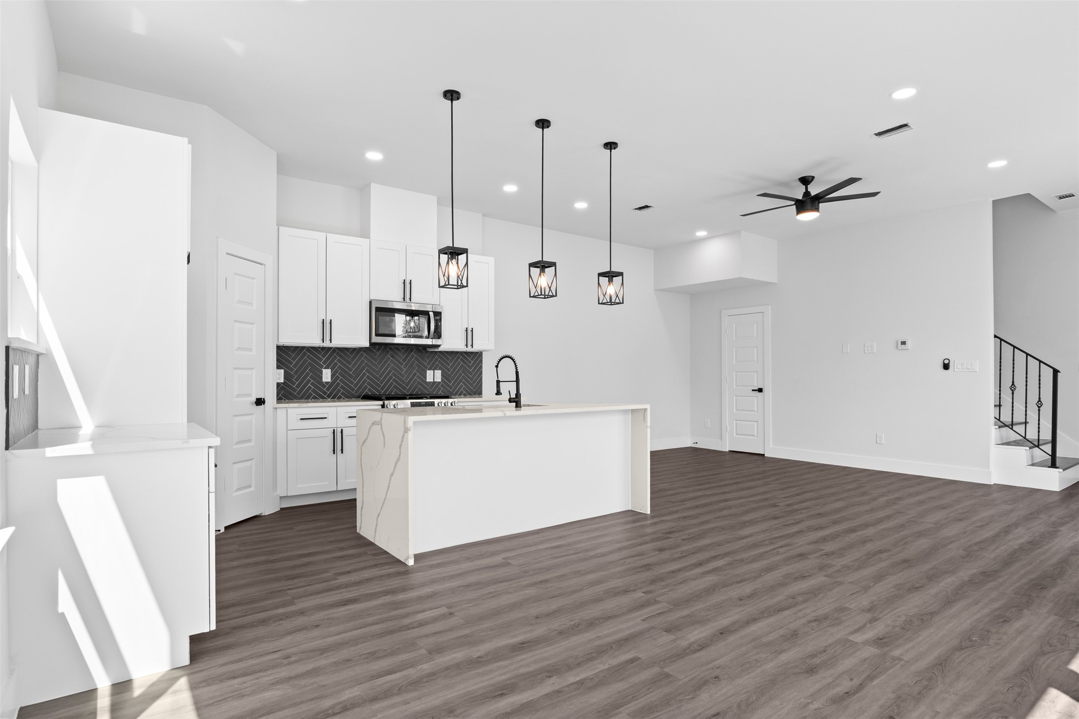 2303 Staples Street Houston, TX 77026 - Photo 9 of 33 Kitchen