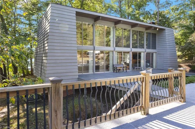 $850,000 | 1112 Riverwood Drive, Lexington, NC 27292