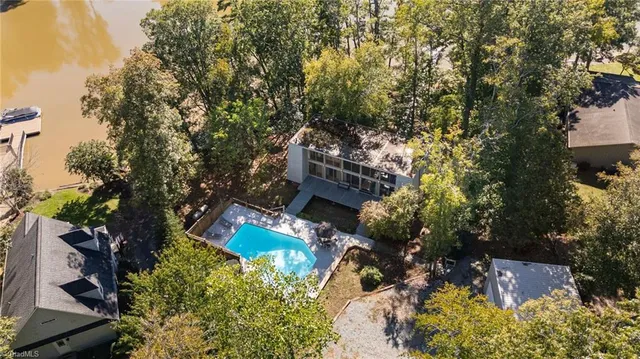 $850,000 | 1112 Riverwood Drive, Lexington, NC 27292