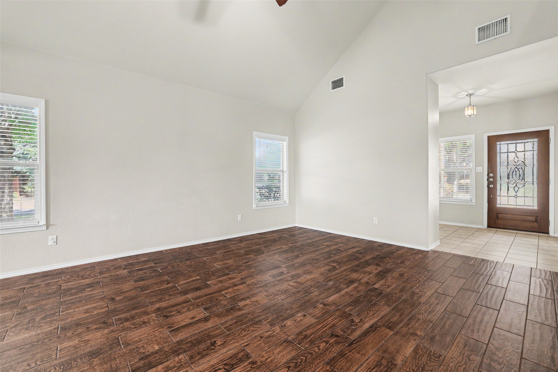 400 Falcon Lane Leander, TX 78641 - Photo 3 of 35