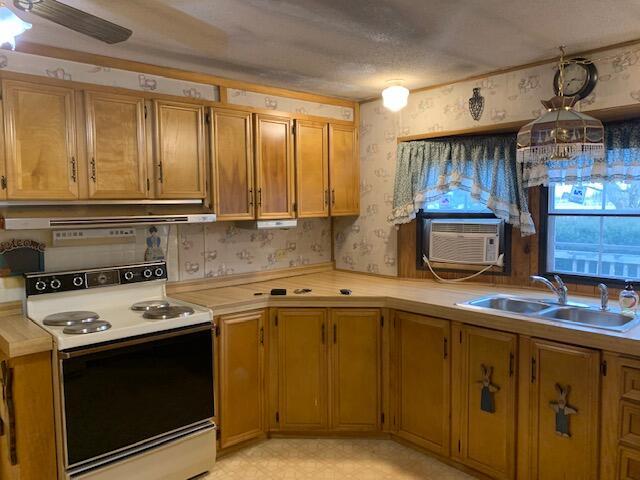 2410 Davis Road London, OH 43140 - Photo 4 of 18 kitchen davis rd 1