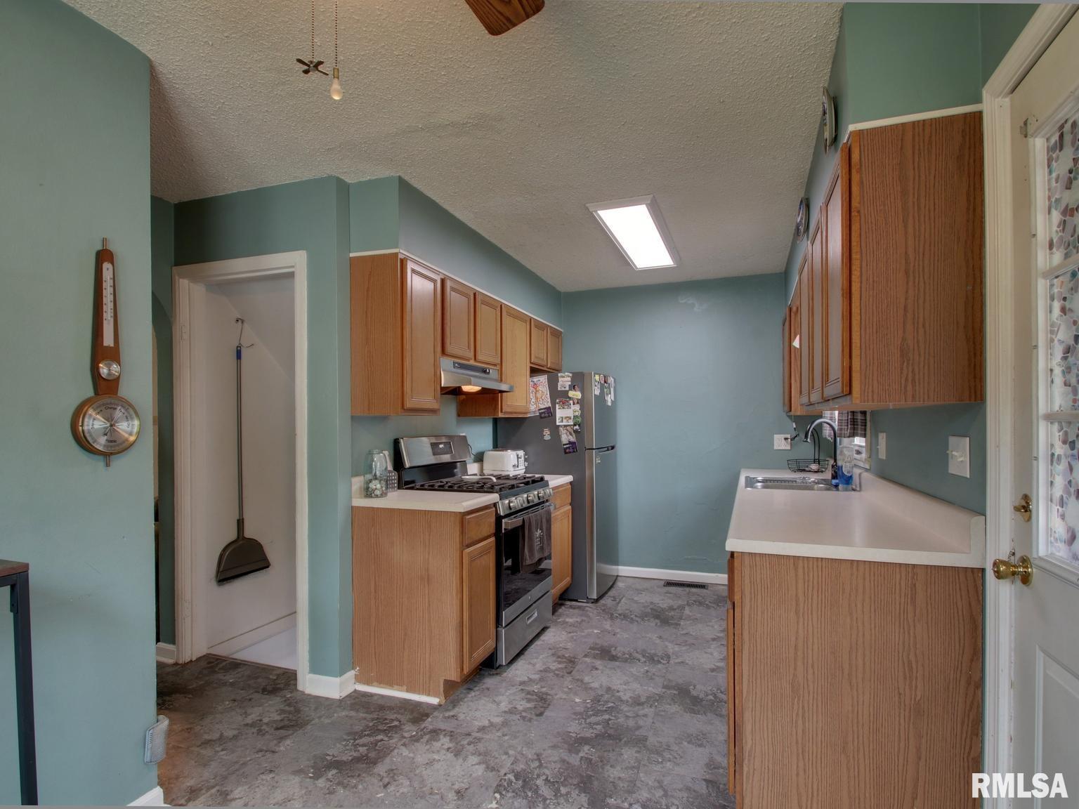1431 North 6th Street Quincy, IL 62301 - Photo 5 of 28