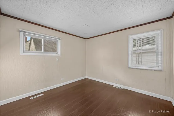 $344,900 | 1100 West Highland Avenue, Elgin, IL 60123