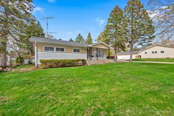 $344,900 | 1100 West Highland Avenue, Elgin, IL 60123