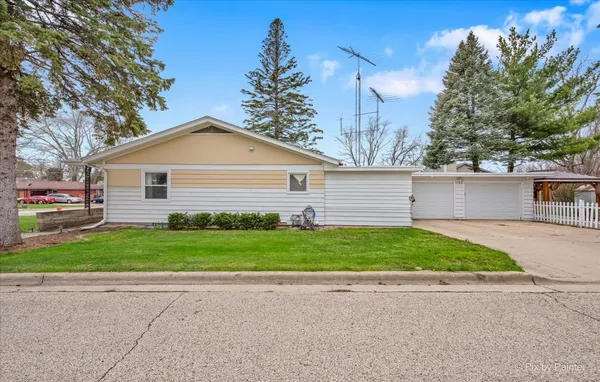 $344,900 | 1100 West Highland Avenue, Elgin, IL 60123