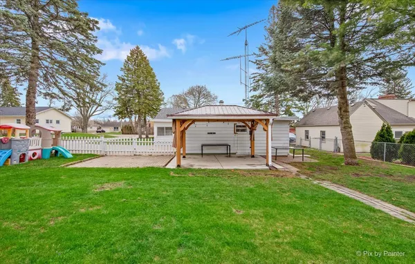 $344,900 | 1100 West Highland Avenue, Elgin, IL 60123