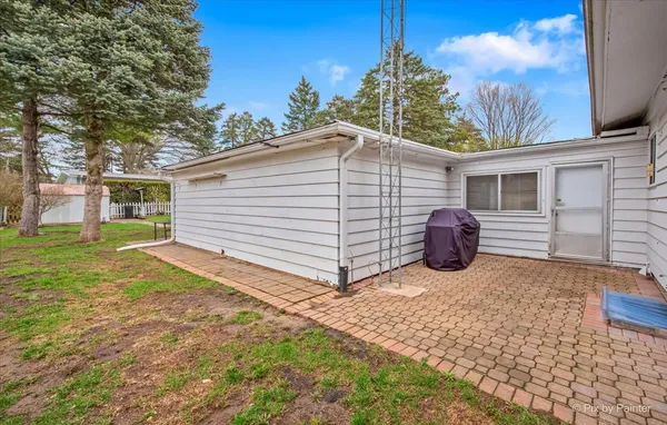 $344,900 | 1100 West Highland Avenue, Elgin, IL 60123
