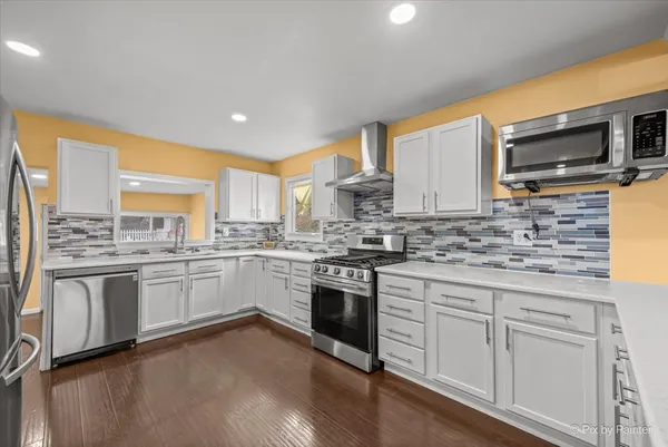 $344,900 | 1100 West Highland Avenue, Elgin, IL 60123