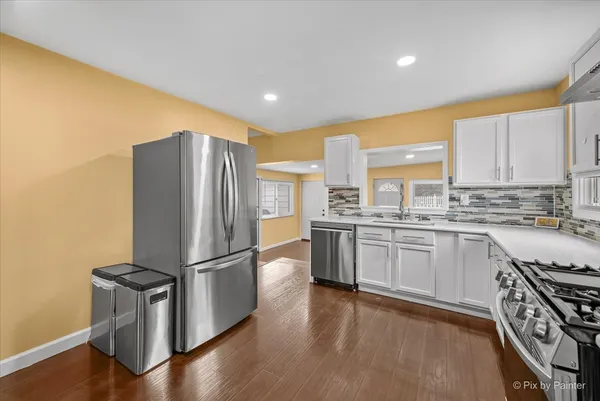$344,900 | 1100 West Highland Avenue, Elgin, IL 60123