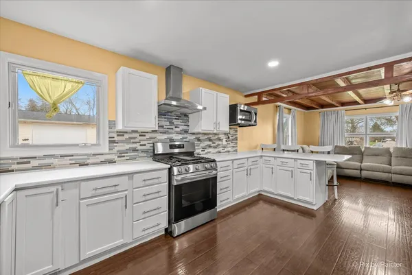 $344,900 | 1100 West Highland Avenue, Elgin, IL 60123