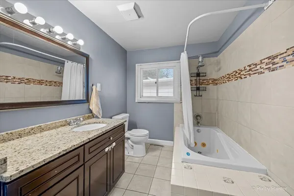 $344,900 | 1100 West Highland Avenue, Elgin, IL 60123