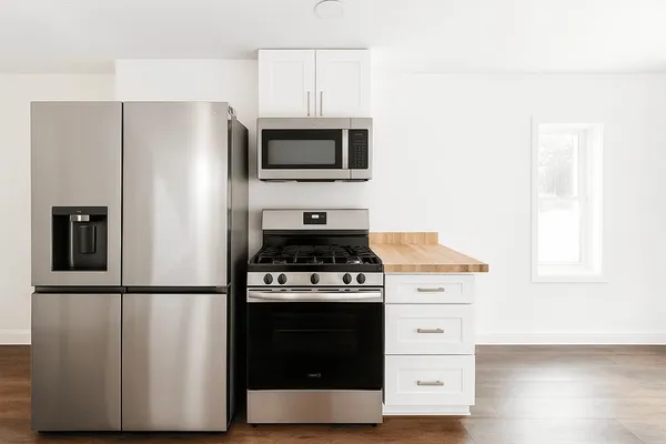 $190,000 | 31195 Merriman Place, Romulus, MI 48174